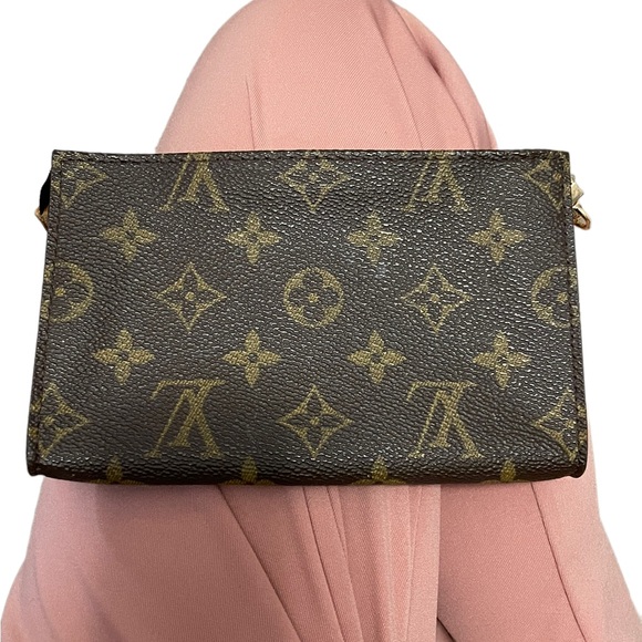 Louis Vuitton Monogram Pochette Pouch Bag with Chain - Picture 4 of 16